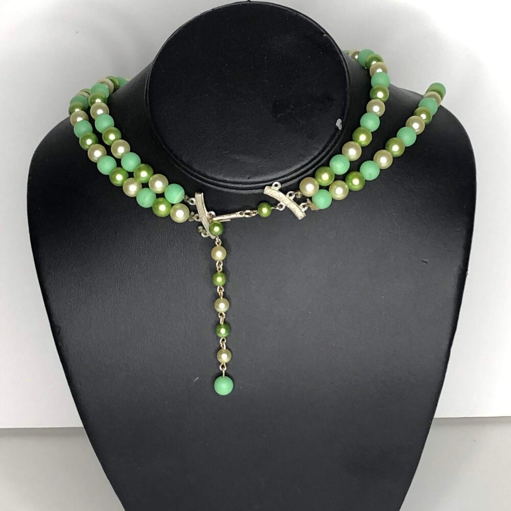Vintage Jewelry Green Necklace & Clip On Earring Set - Picture 2 of 5